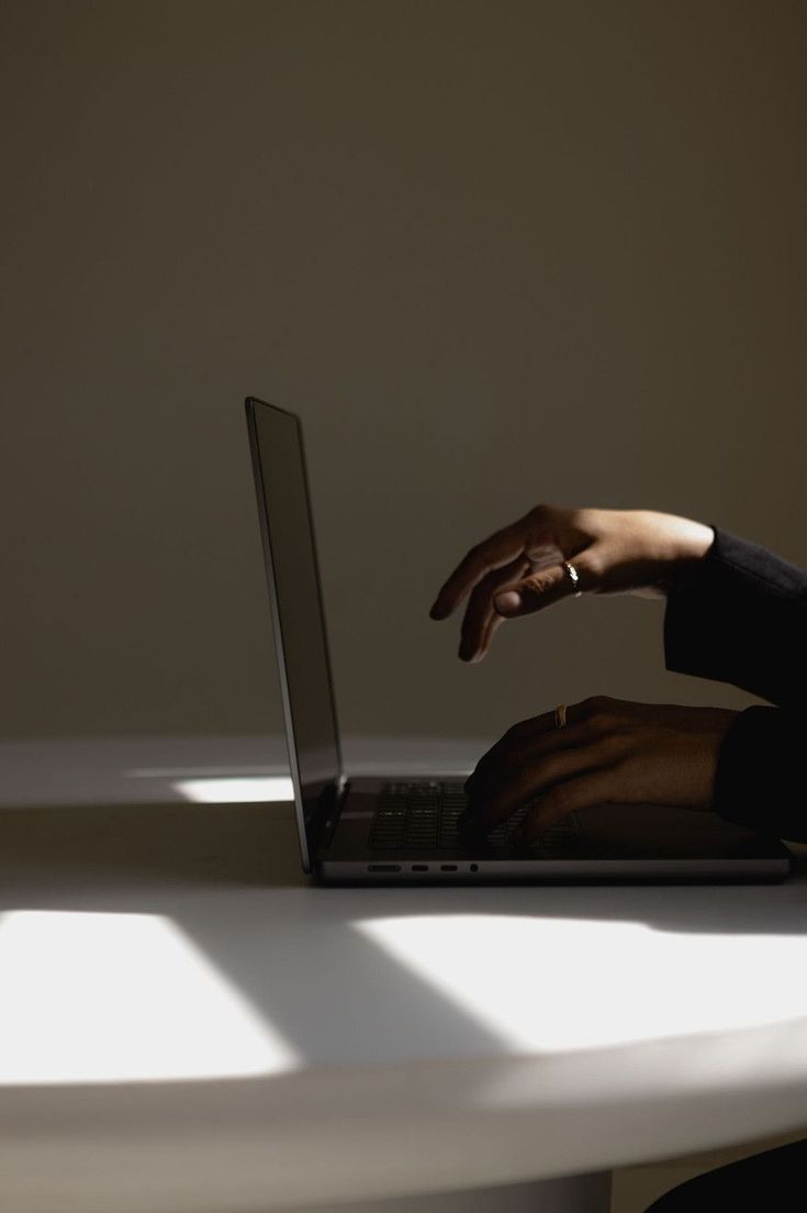 Seconddesk_dark